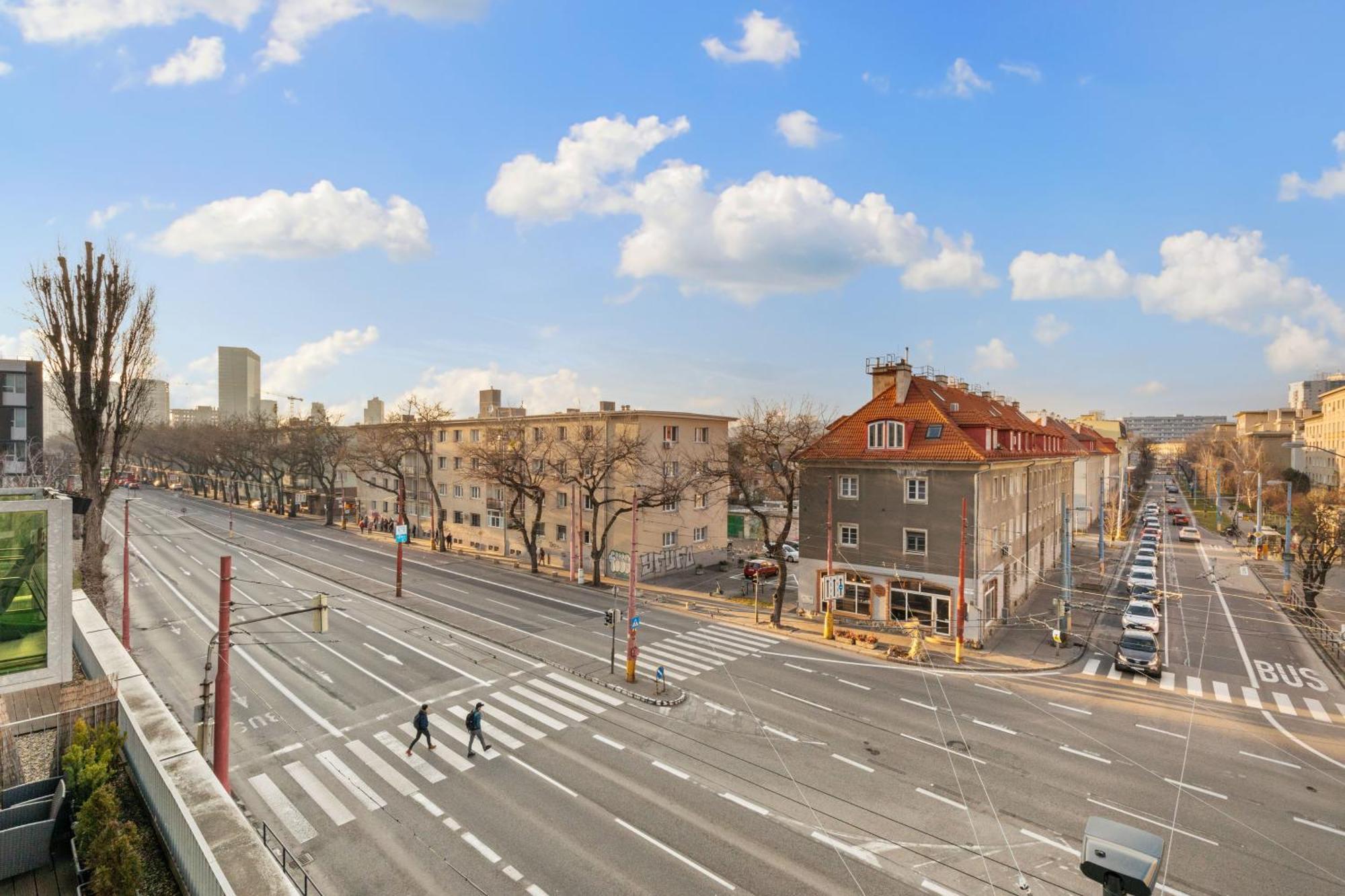 Appartement Lam Safari - Balcony - Ac - Free Parking à Bratislava Extérieur photo